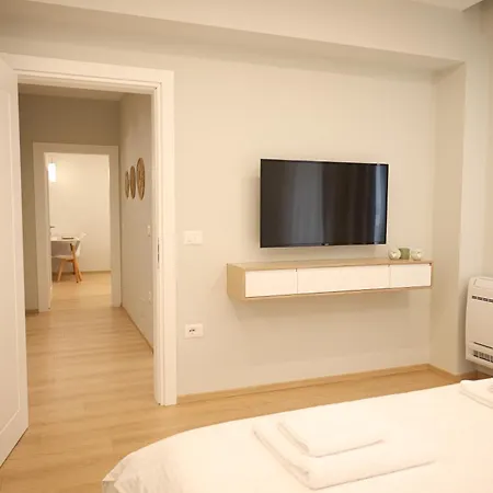 Elegant Near Wilson Square טיראנה