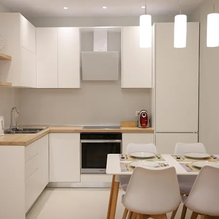 Daire Elegant Near Wilson Square Tiran