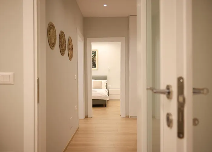 Elegant Near Wilson Square *