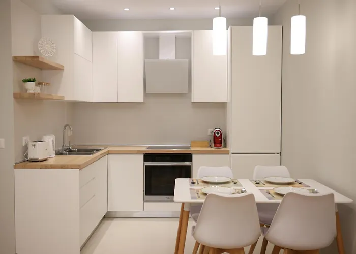 Apartment Elegant Near Wilson Square Tirana