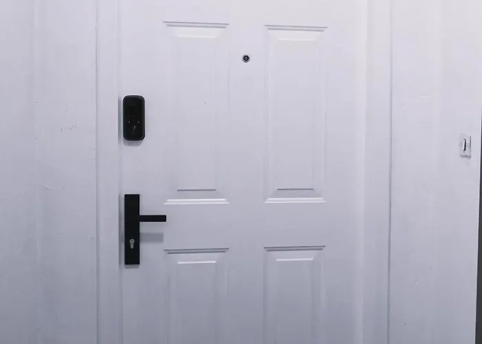 Elegant Near Wilson Square *