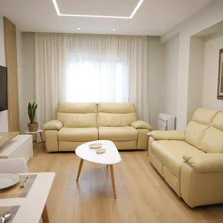 Elegant Near Wilson Square Apartment *