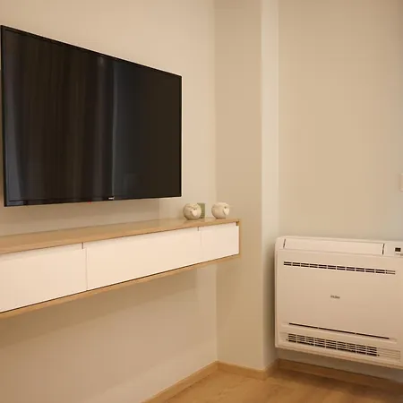 Elegant Near Wilson Square Apartment Tirana