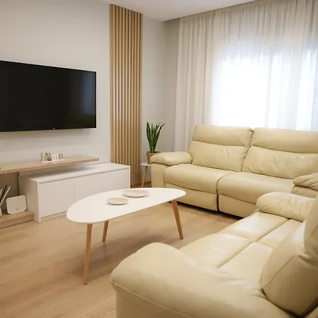 Elegant Near Wilson Square Apartment *