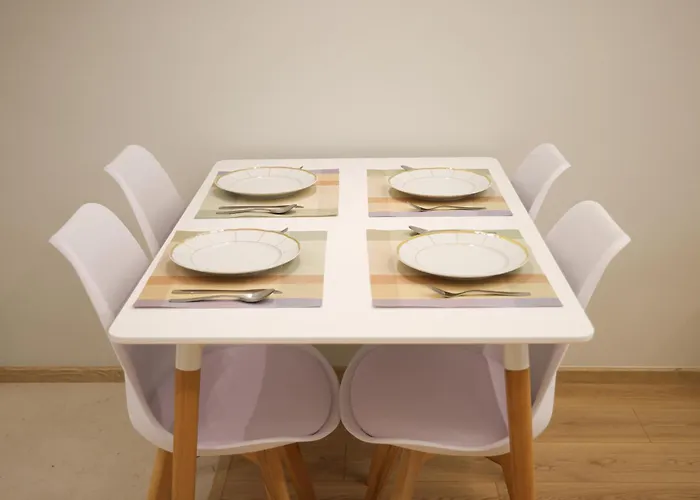 Elegant Near Wilson Square *