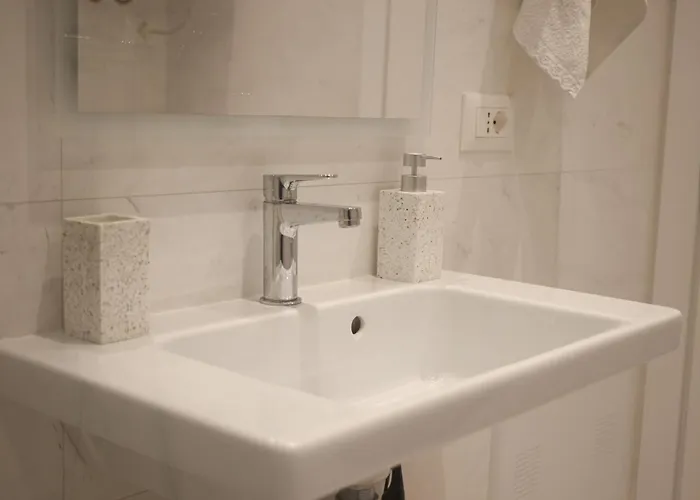 Elegant Near Wilson Square *